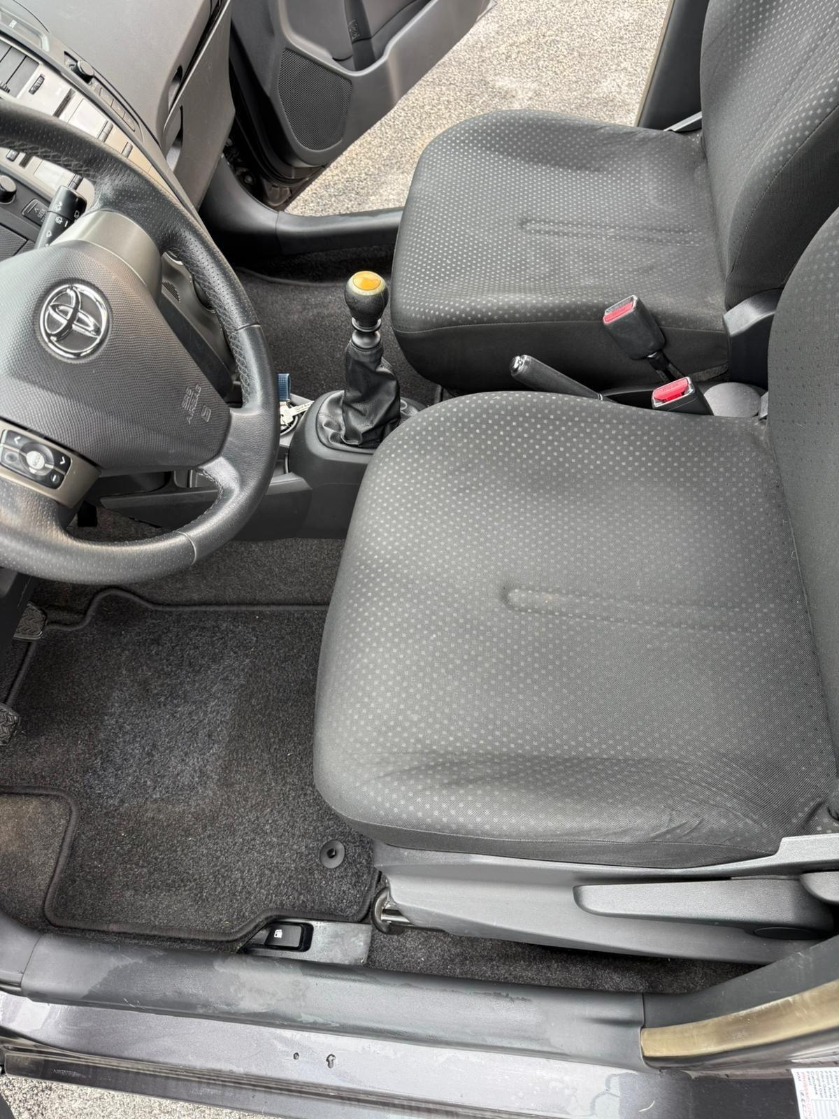 Toyota Yaris 1.4 D-4D DPF 5 porte Sol
