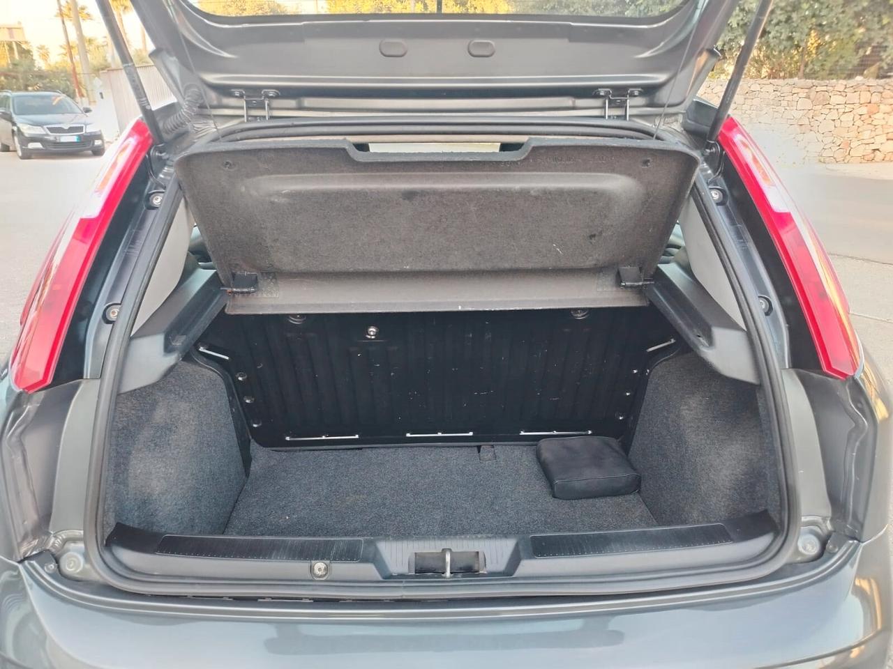 Fiat Punto 5p 1.2 Lounge GPL