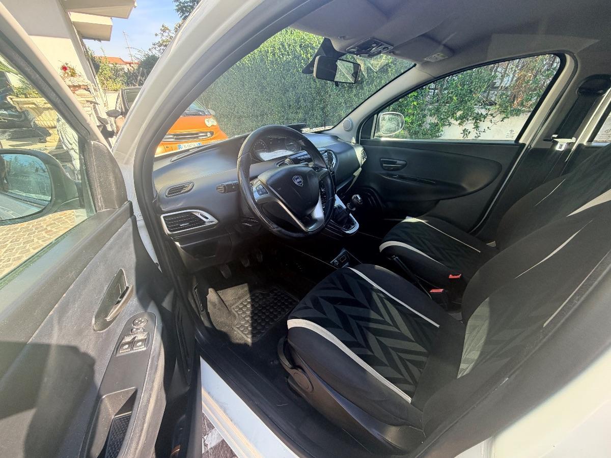 LANCIA Ypsilon 1.2 69 CV 5p. GPL Ecochic Gold