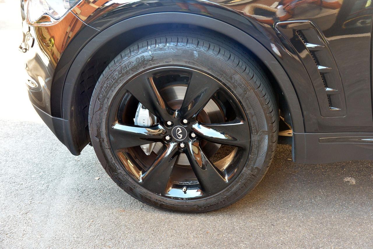 Infiniti QX70 3.0 diesel V6 AT S