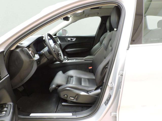 VOLVO XC60 B4 (d) AWD automatico Ultimate Bright