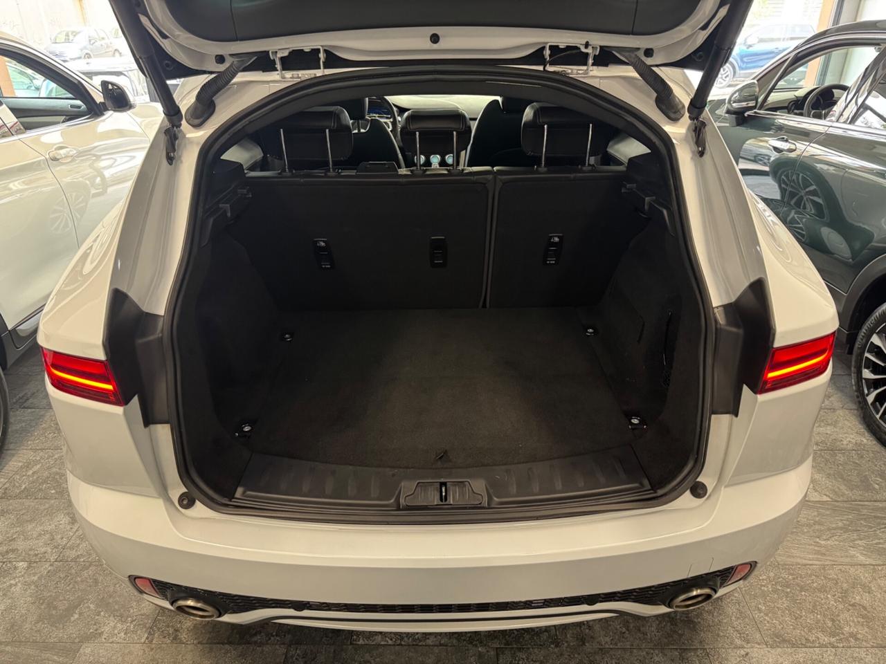 Jaguar E-Pace 2.0D 180 CV AWD R-Dynamic HSE Tetto