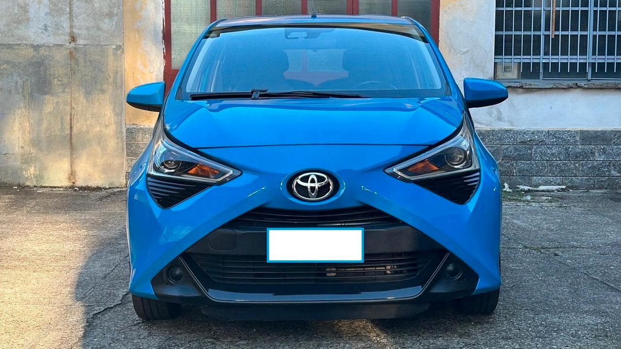 Toyota Aygo 1.0 VVT-i 72 CV 5 porte x-cool MMT