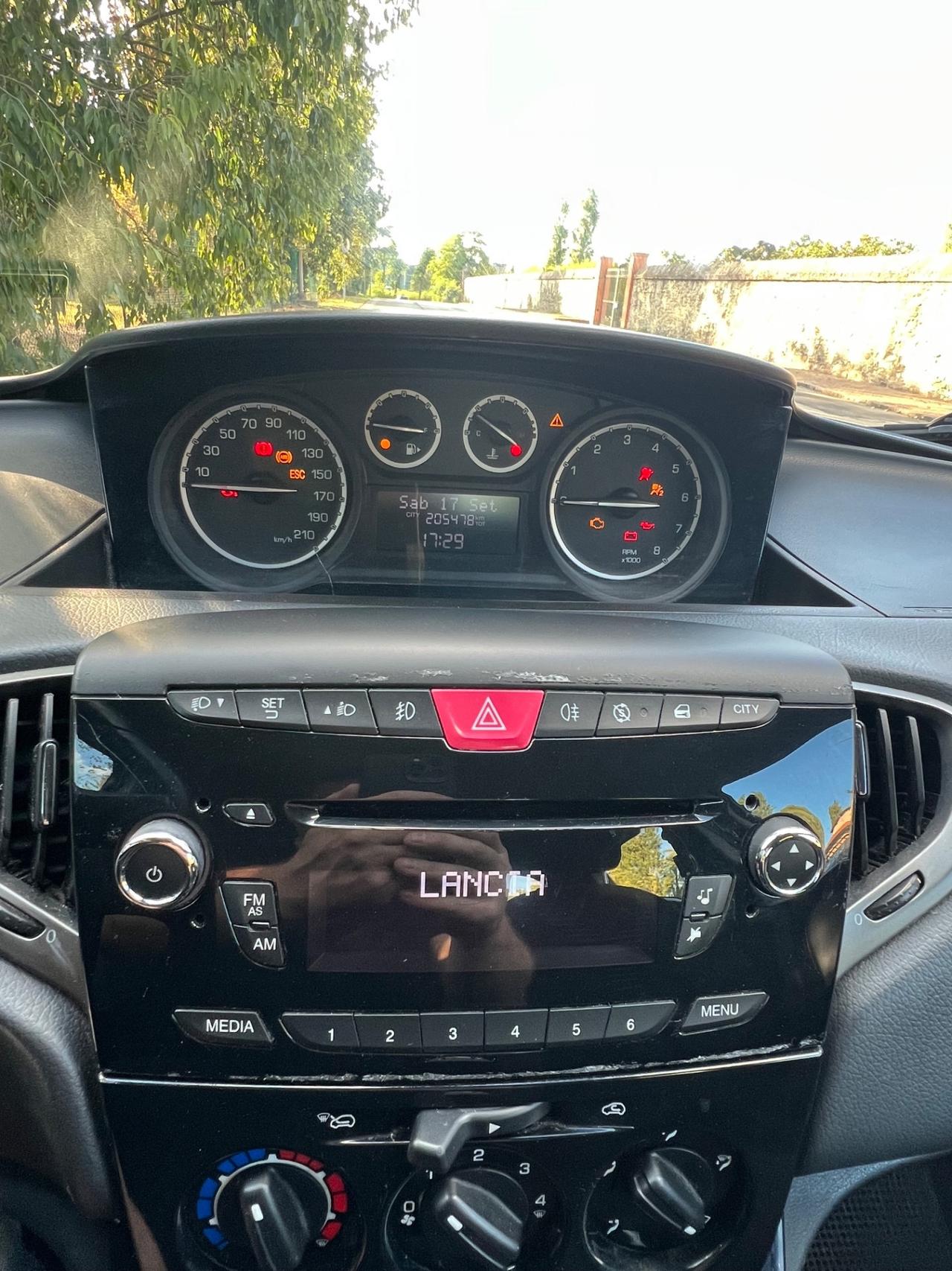 Lancia Ypsilon 1.2 69 CV Unyca