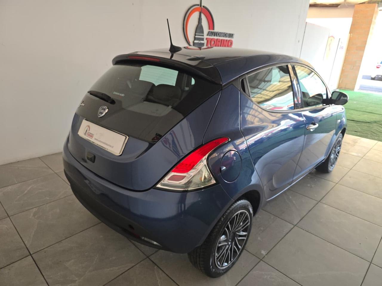 Lancia Ypsilon 1.2 69 CV 5 porte GPL Gold