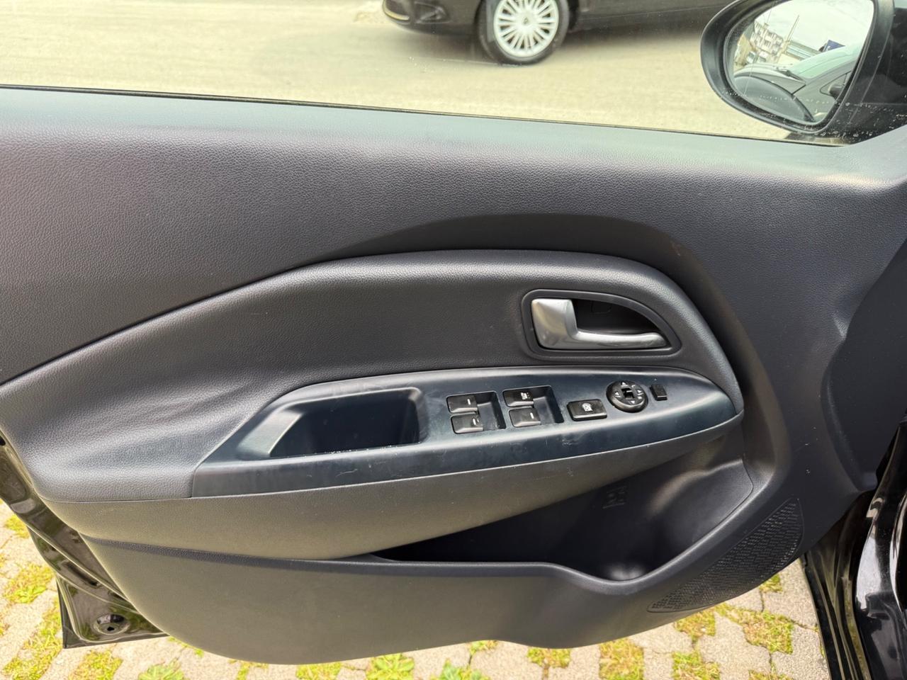 Kia Rio 1.1 CRDi 5p. FULL Optional