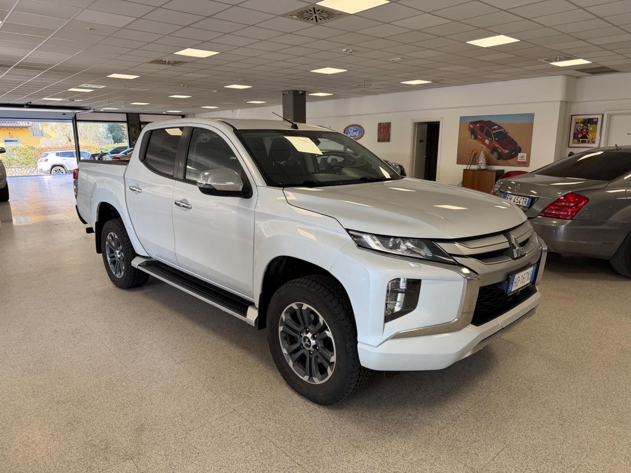 Mitsubishi L200 2.3 D 4x4 Super Select Diamond