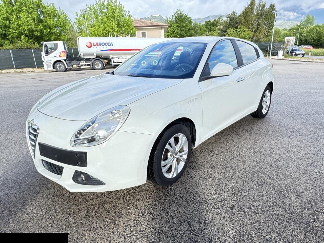 ALFA ROMEO GIULIETTA 1.6 SPORT INTERNI IN PELLE