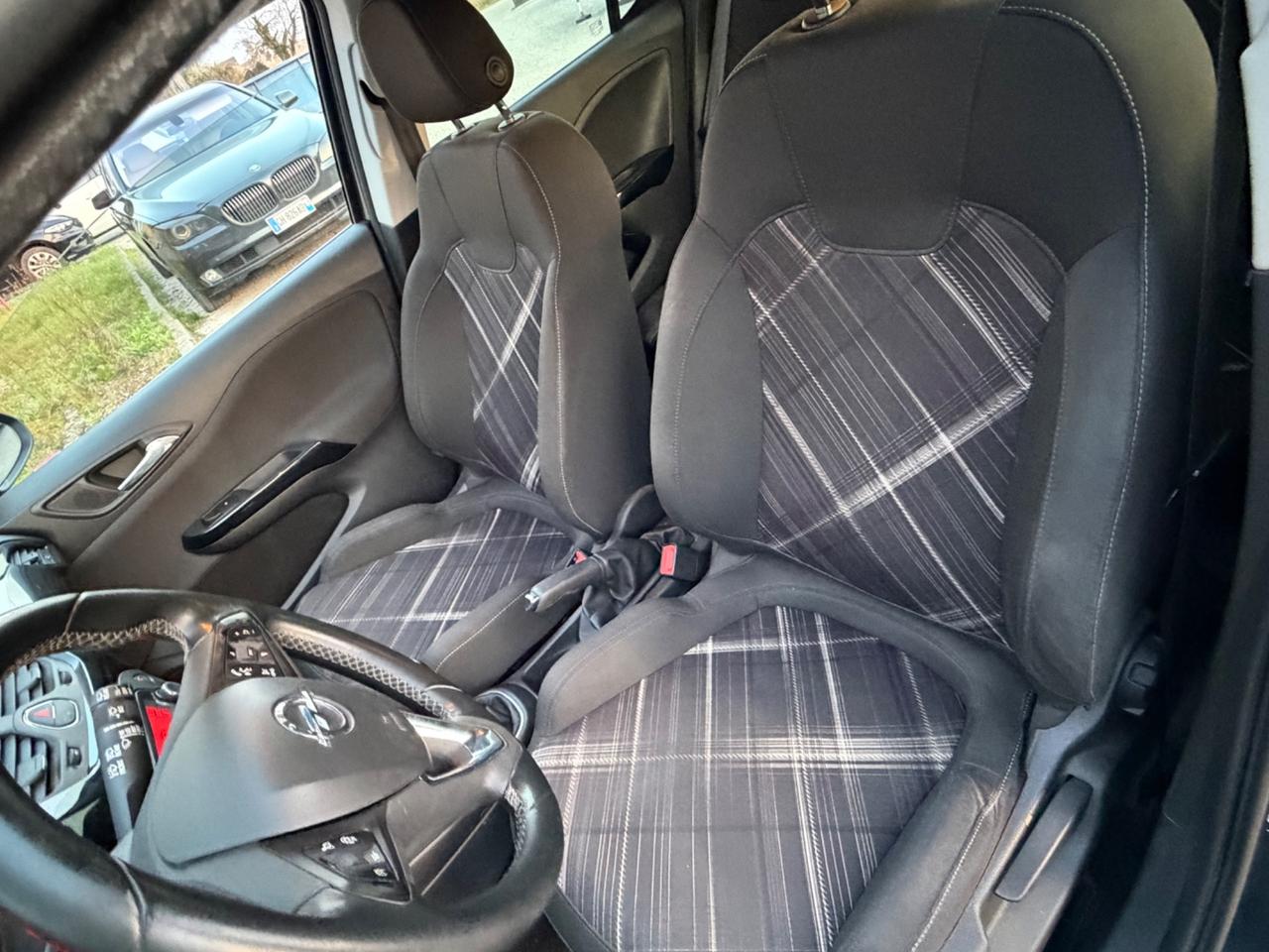 Opel Corsa 1.2 5 porte