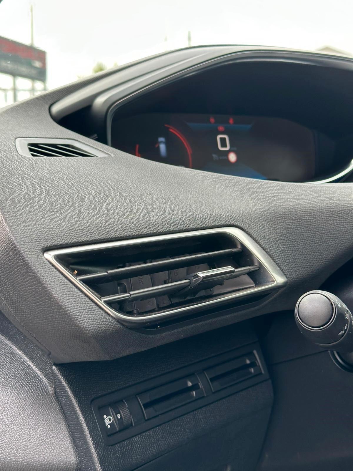 Peugeot 3008 BlueHDi 130 S&S Business