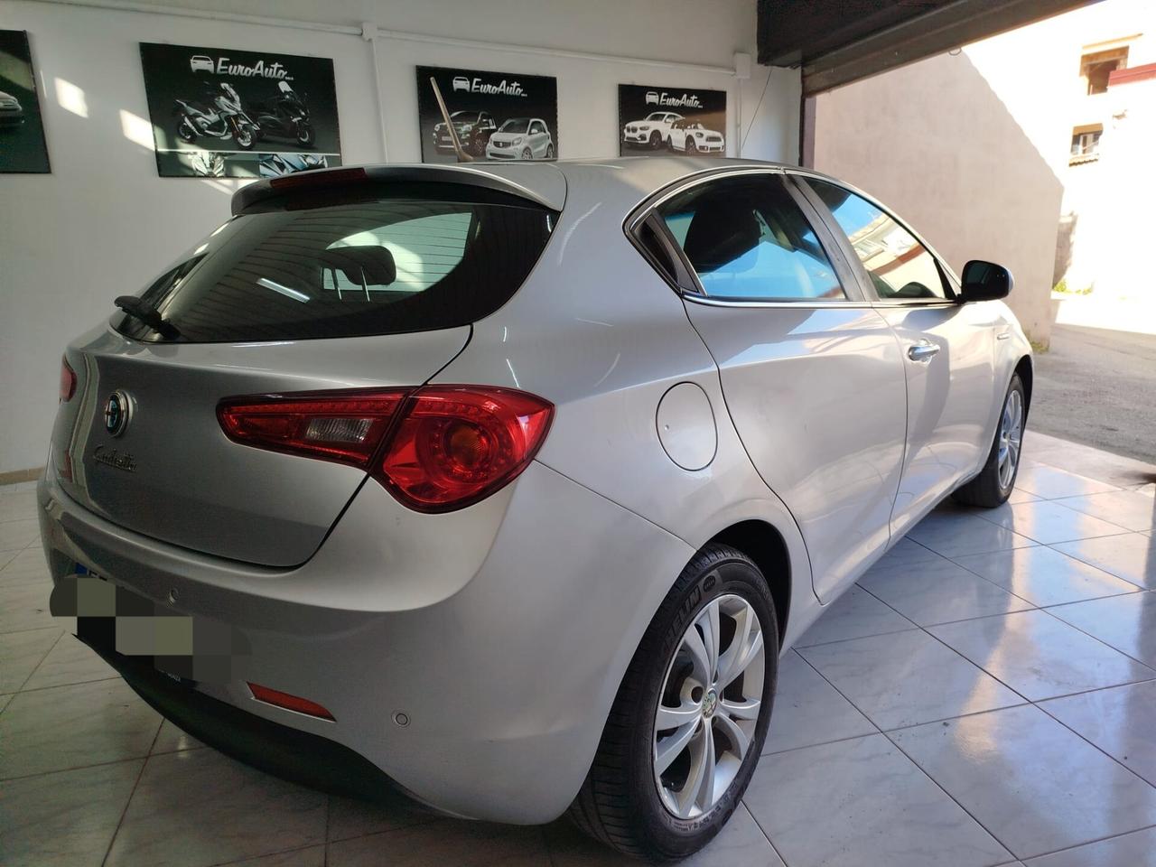 Alfa Romeo Giulietta 1.4 benzina 2011 CON GARANZIA