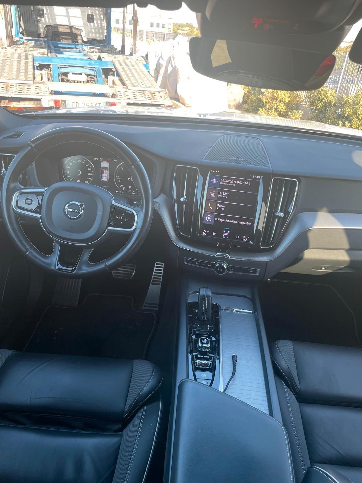 Volvo XC 60 XC60 B4 (d) AWD Geartronic R-design