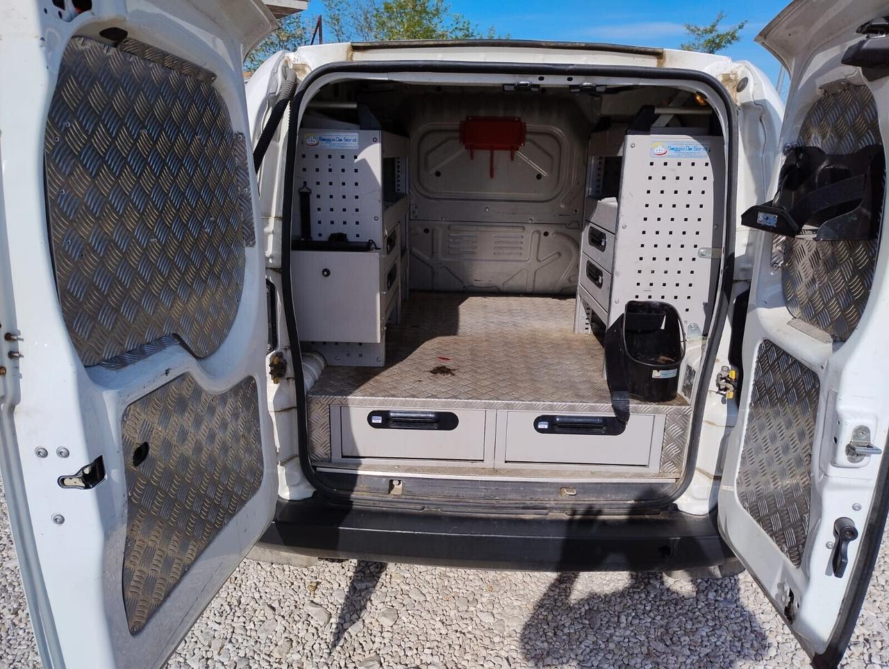 Fiat Fiorino 1.3 Mjet II Adventure 95Cv ALLESTITO