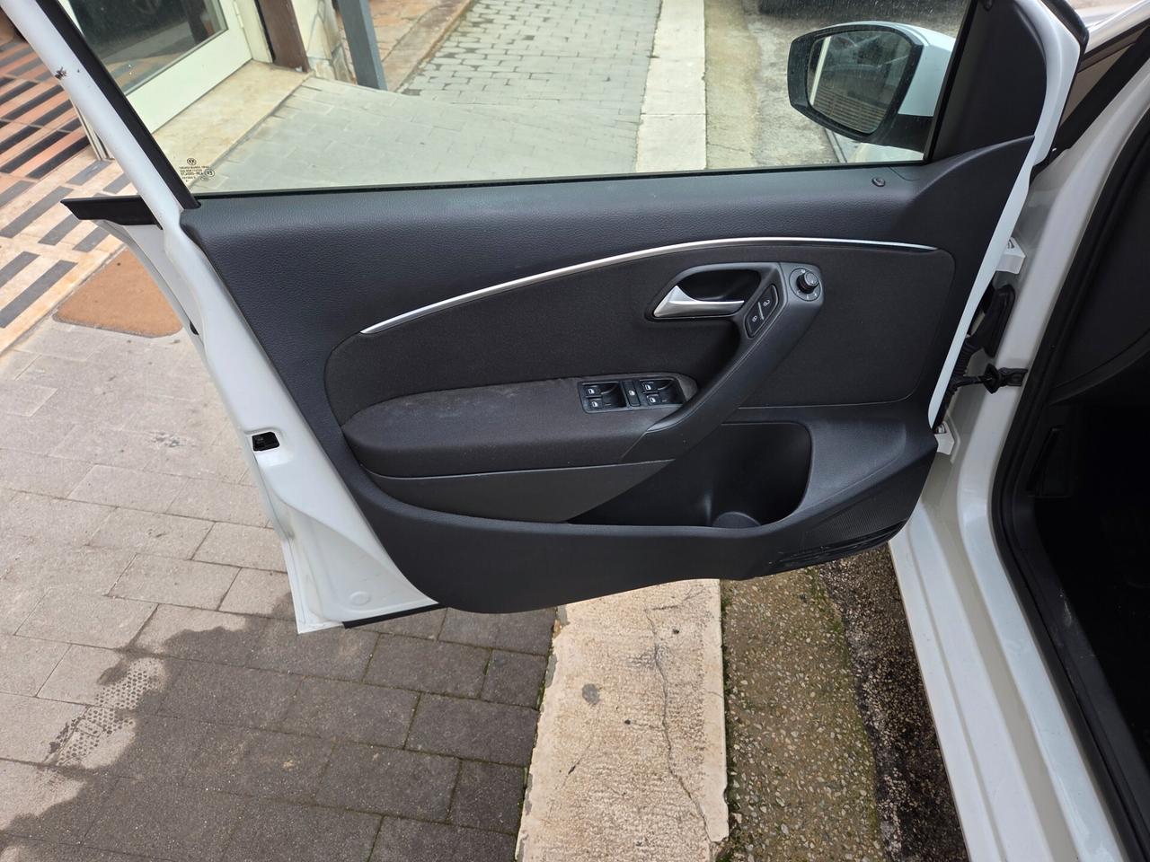VW POLO ANNO 2014 RESTYLING KM 110000 CERTIFICATI