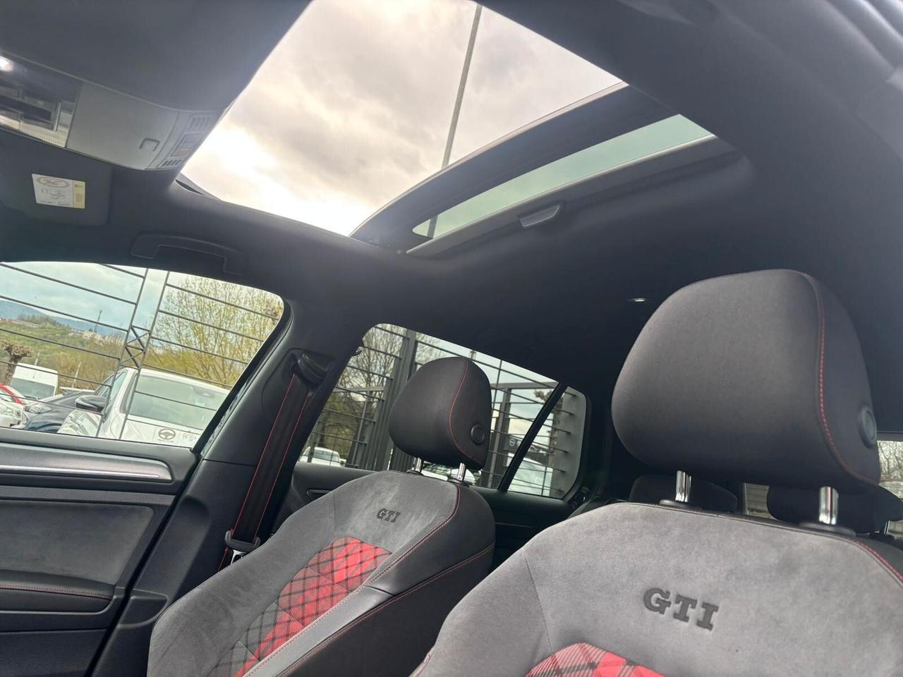 Volkswagen Golf GTI 2.0 TSI TCR DSG 5p. BlueMotion Technology