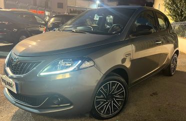 Lancia Ypsilon 1.0 FireFly 5 porte S&S Hybryd Gold