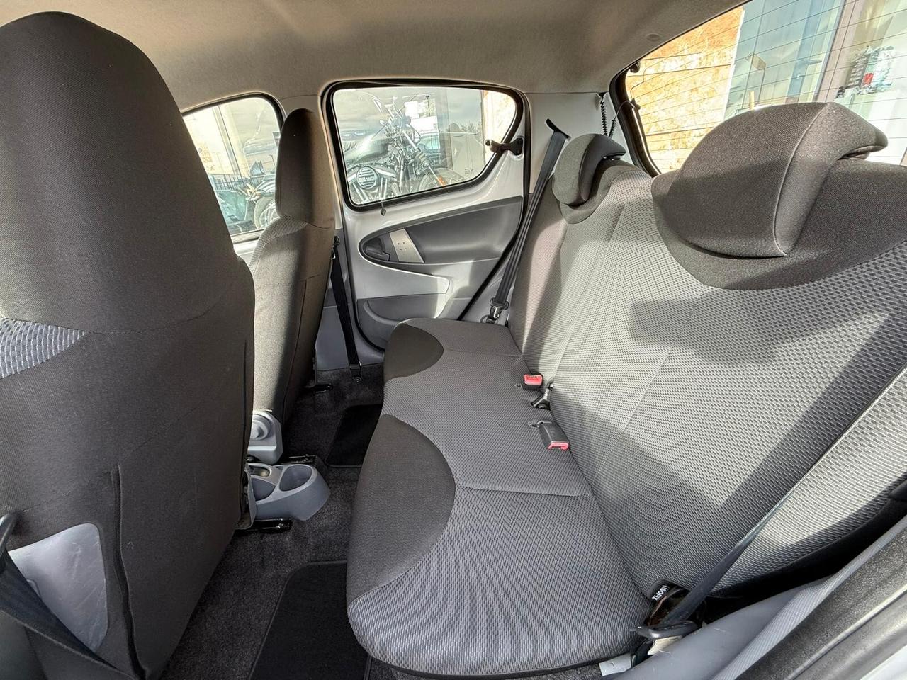 Toyota Aygo 1.0 12V VVT-i 5 porte Sol - AUTOMATICA