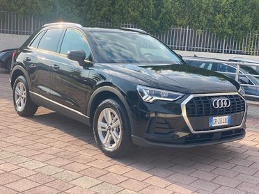 Audi Q3 45 TFSI e S tronic Business