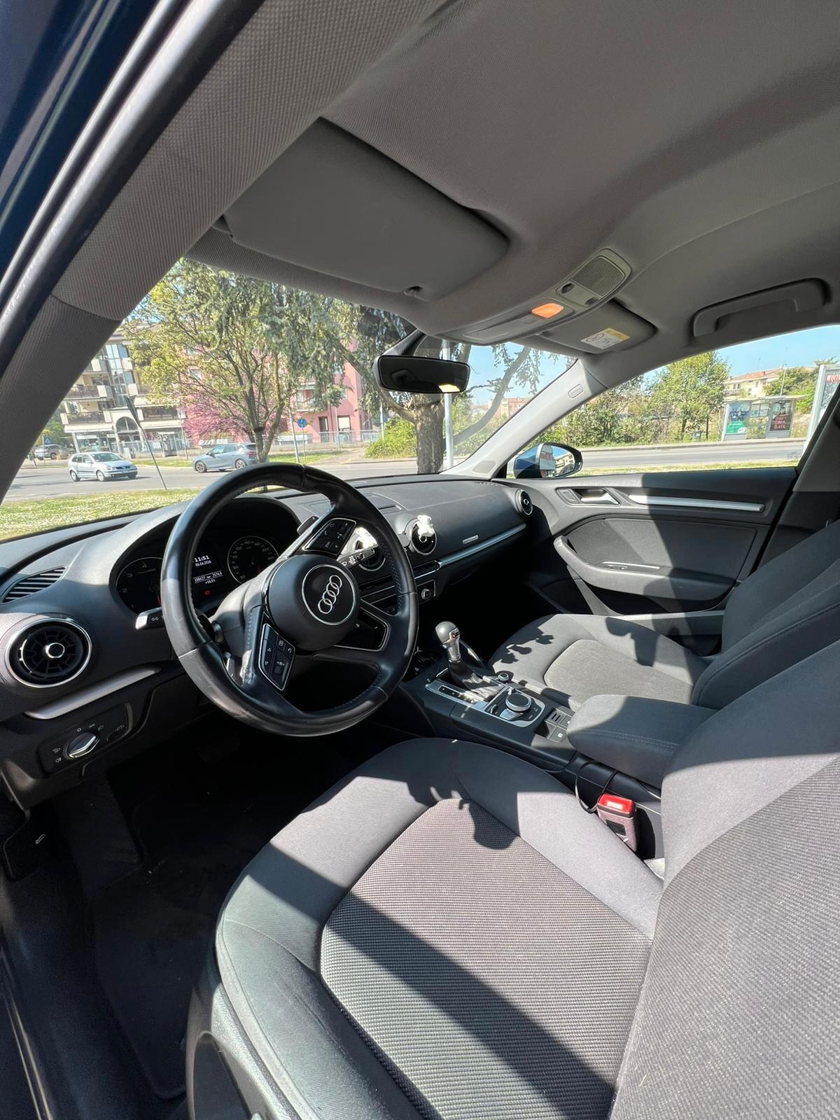 Audi A3 Sedan 35 TDI S tronic Business