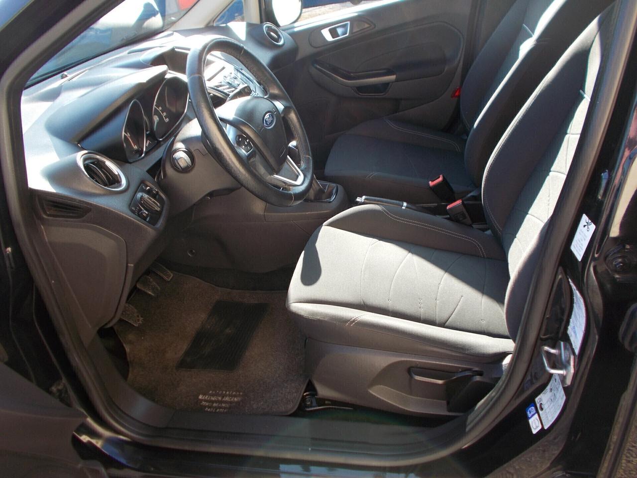 Ford Fiesta 1.5 TDCi 75CV 5 porte Titanium