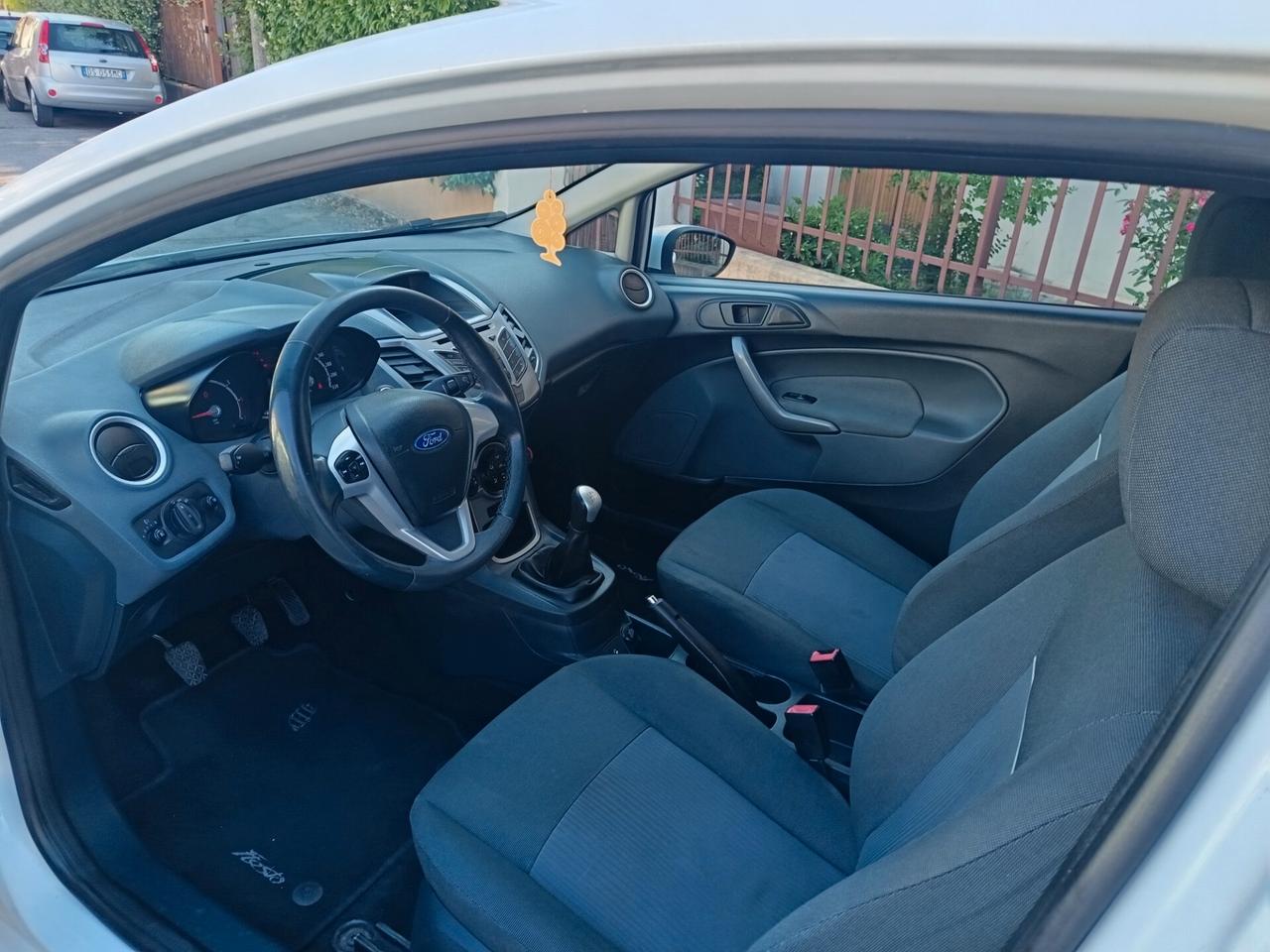 Ford Fiesta 1.2 Benz Anno 2011 ok neo patente