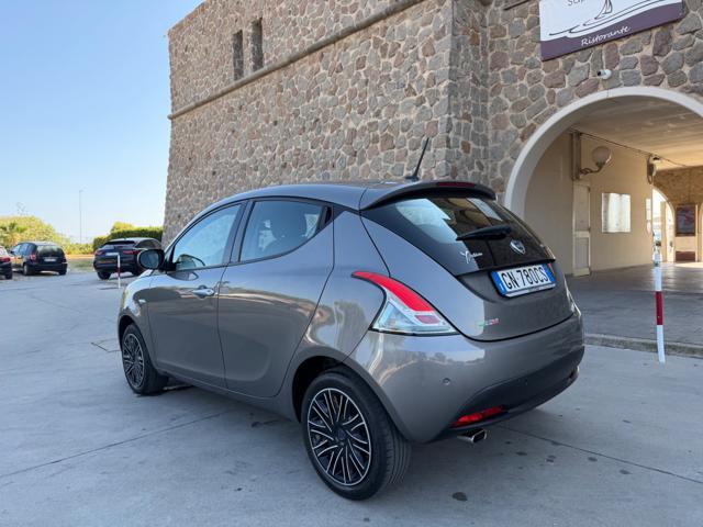 LANCIA Ypsilon GOLD+NAVI CARPLAY+SENSORI+LED