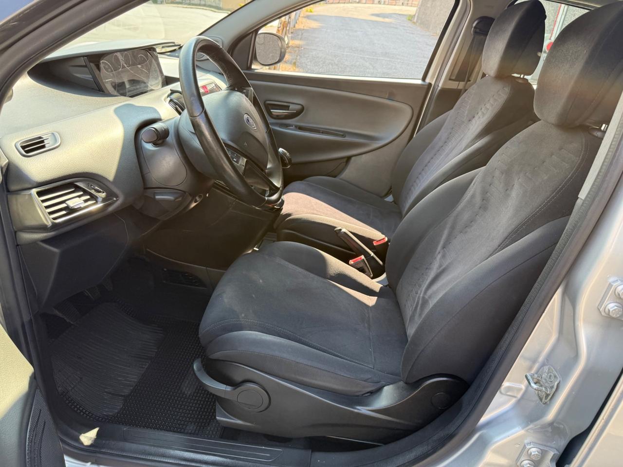 Lancia Ypsilon 1.2 69 CV 5 porte GPL Ecochic Platinum