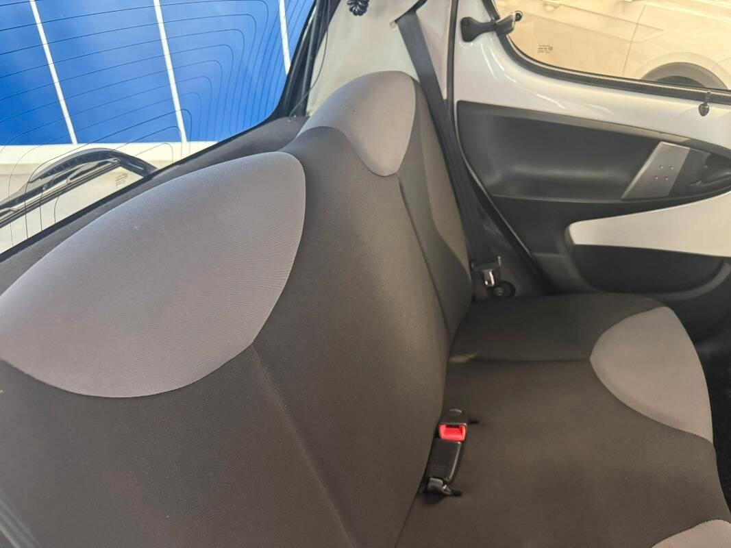 Peugeot 107 2012 1.0 12v Active 5p