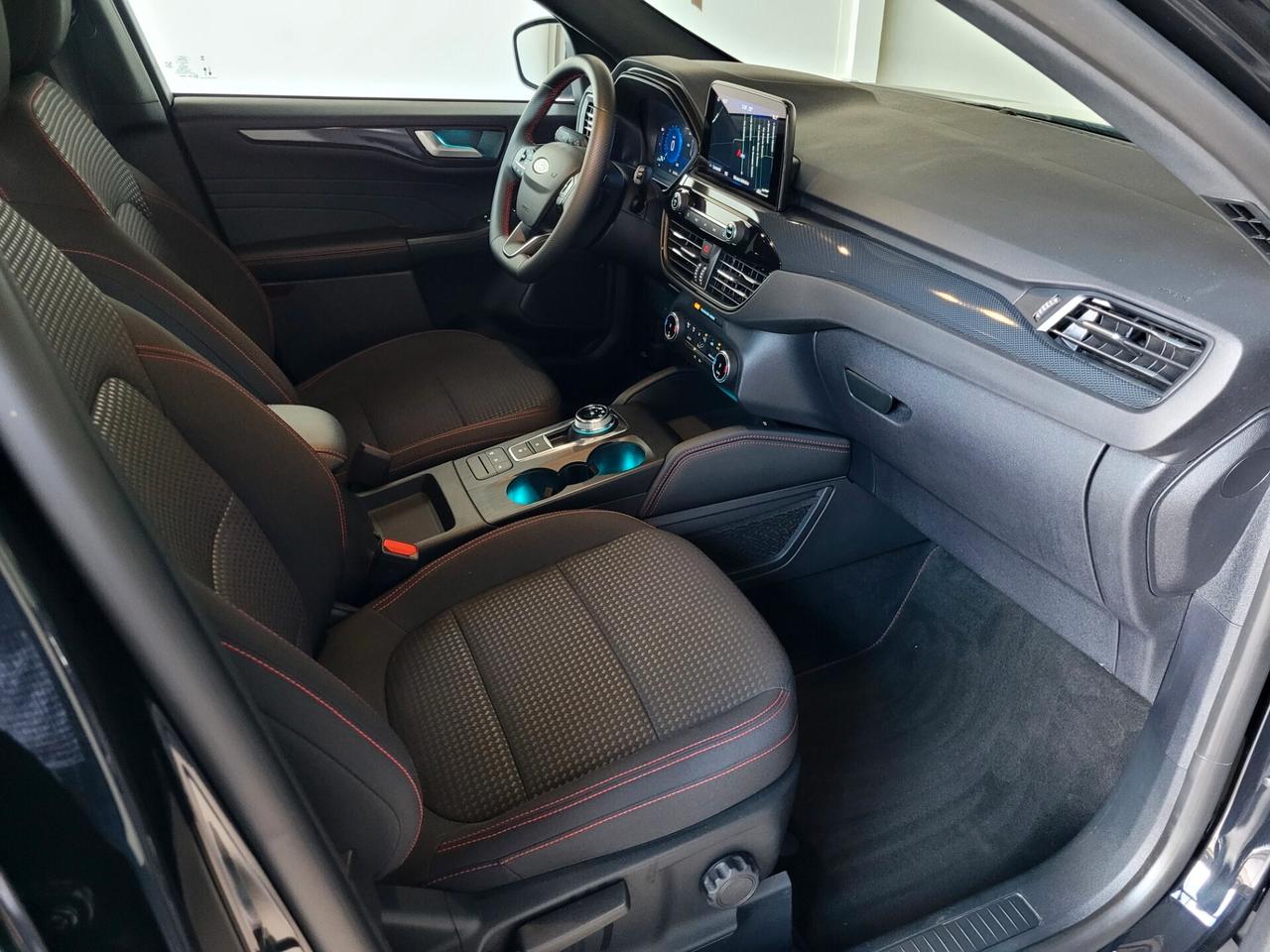 Ford Kuga 2.0 D ST-LINE AUT. NAVIGATORE CARPLAY FULL-LED