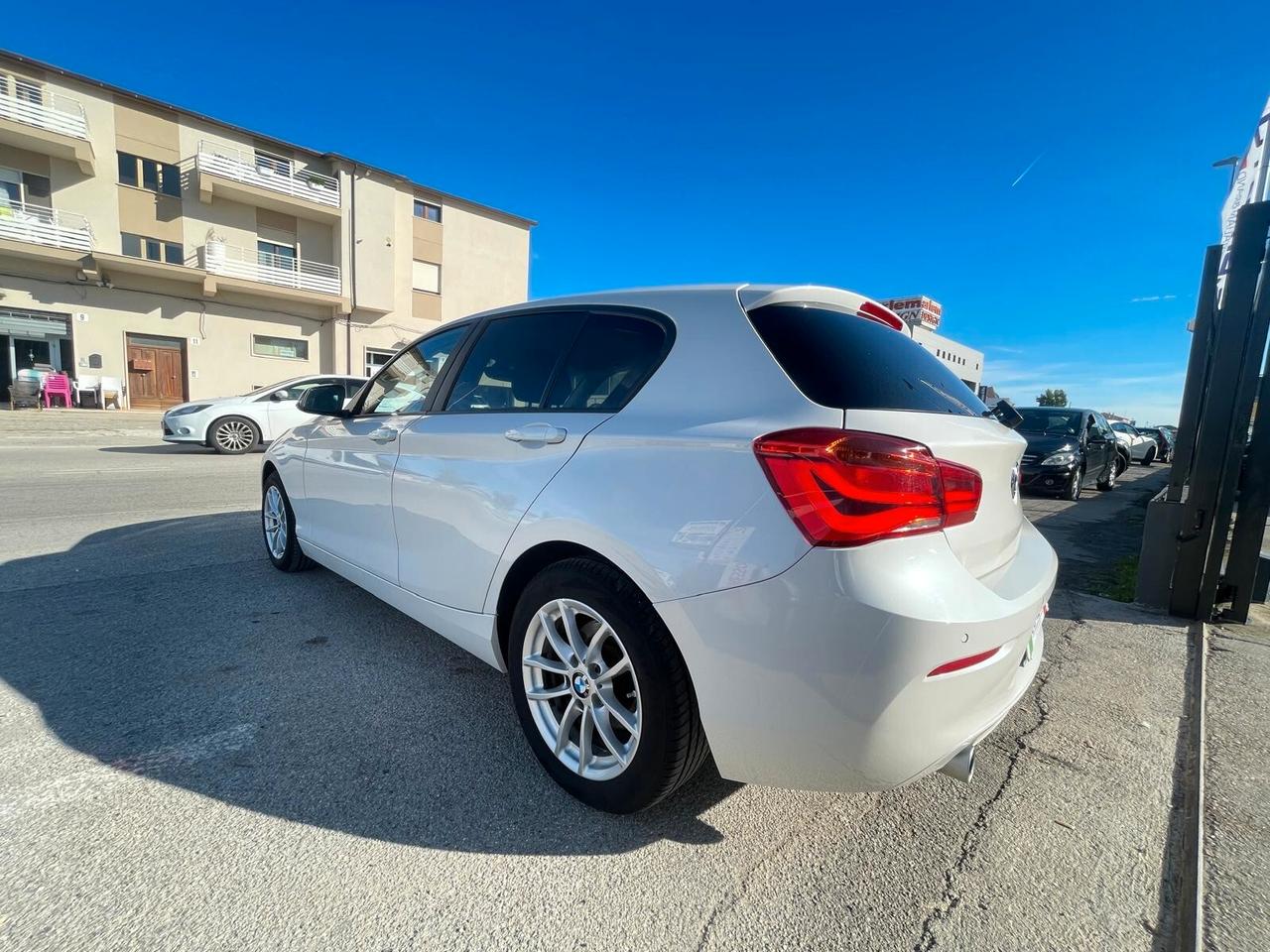Bmw 116 116d 5p. Advantage