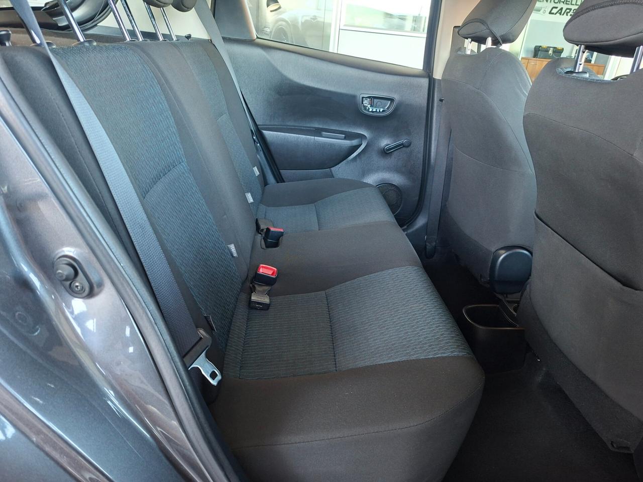 Toyota Yaris 1.0 5 porte Active