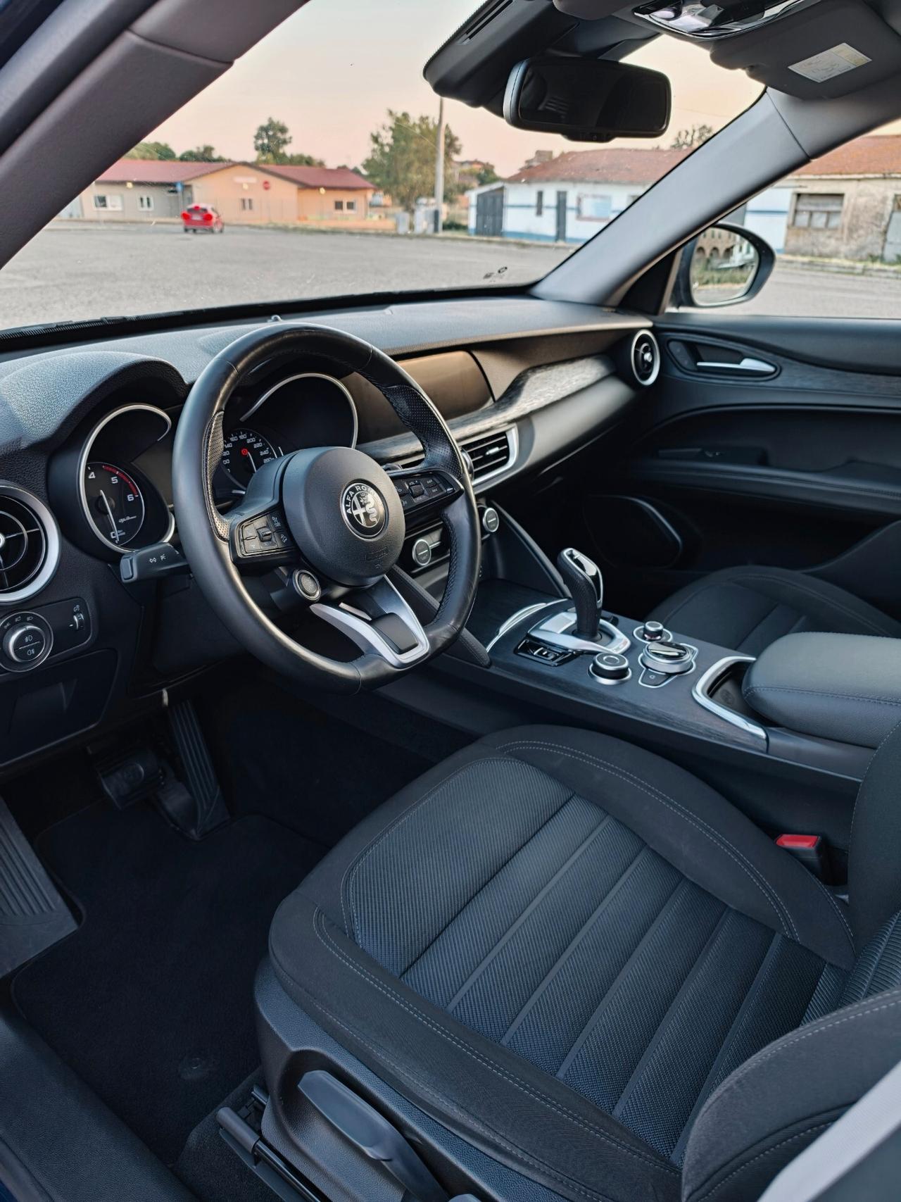 Alfa Romeo Stelvio 2.2 Turbodiesel 160 CV AT8 RWD