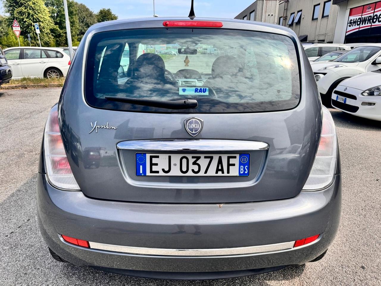 Lancia Ypsilon 1.3 MJT 75 CV New Oro