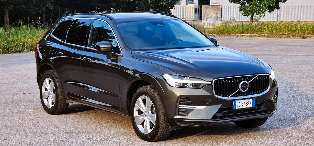 VOLVO XC60 B4 Diesel/Ibrida Momentum Pro