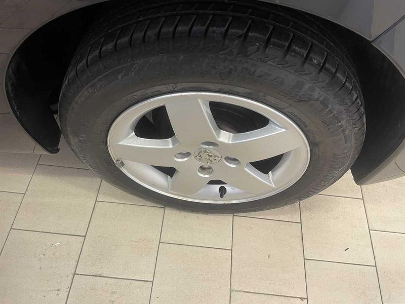 Peugeot 207 1.4 HDi 70CV 3p. Energie Sport