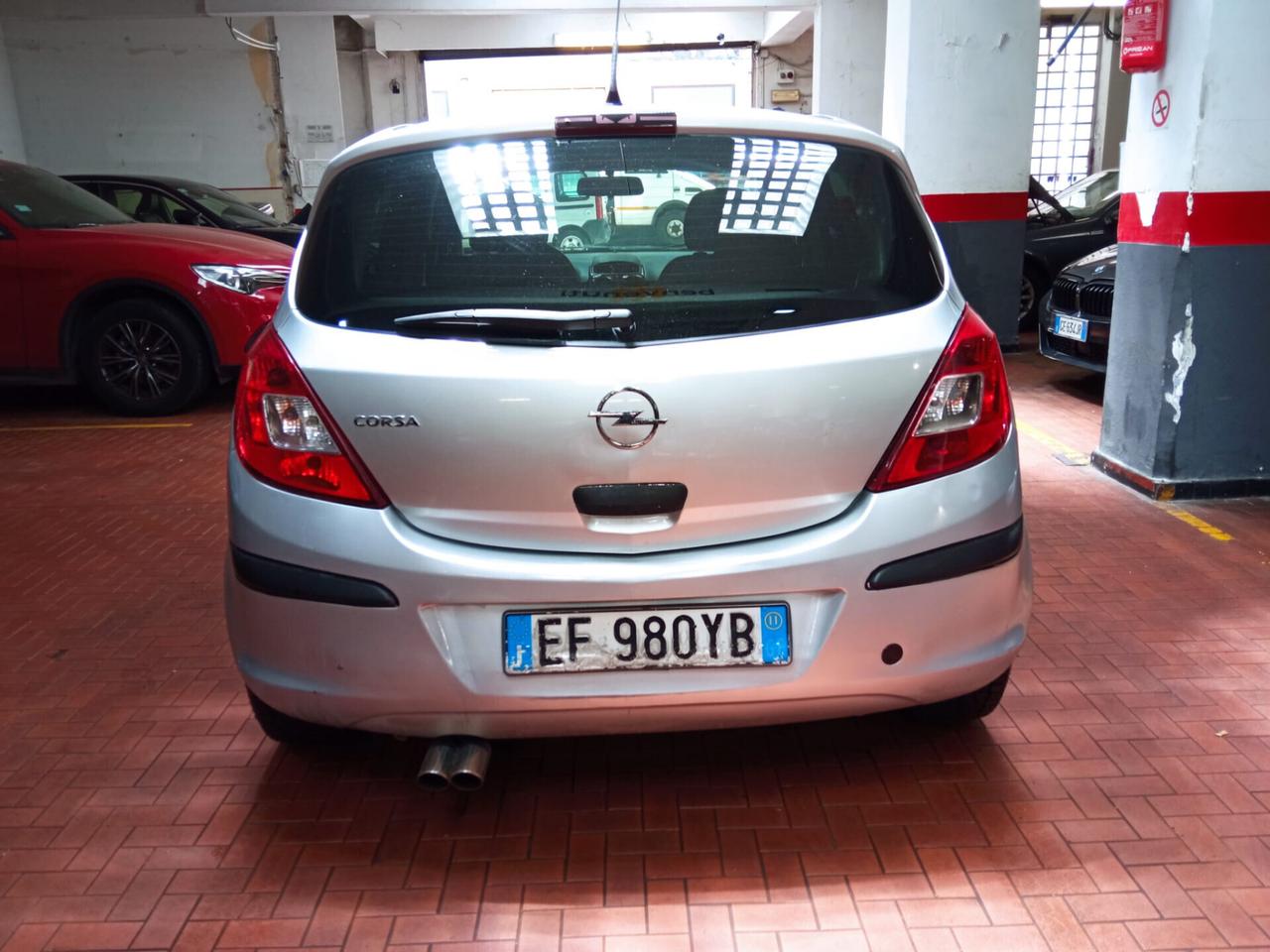 Opel Corsa 1.2 5 porte Club Benzina/Metano