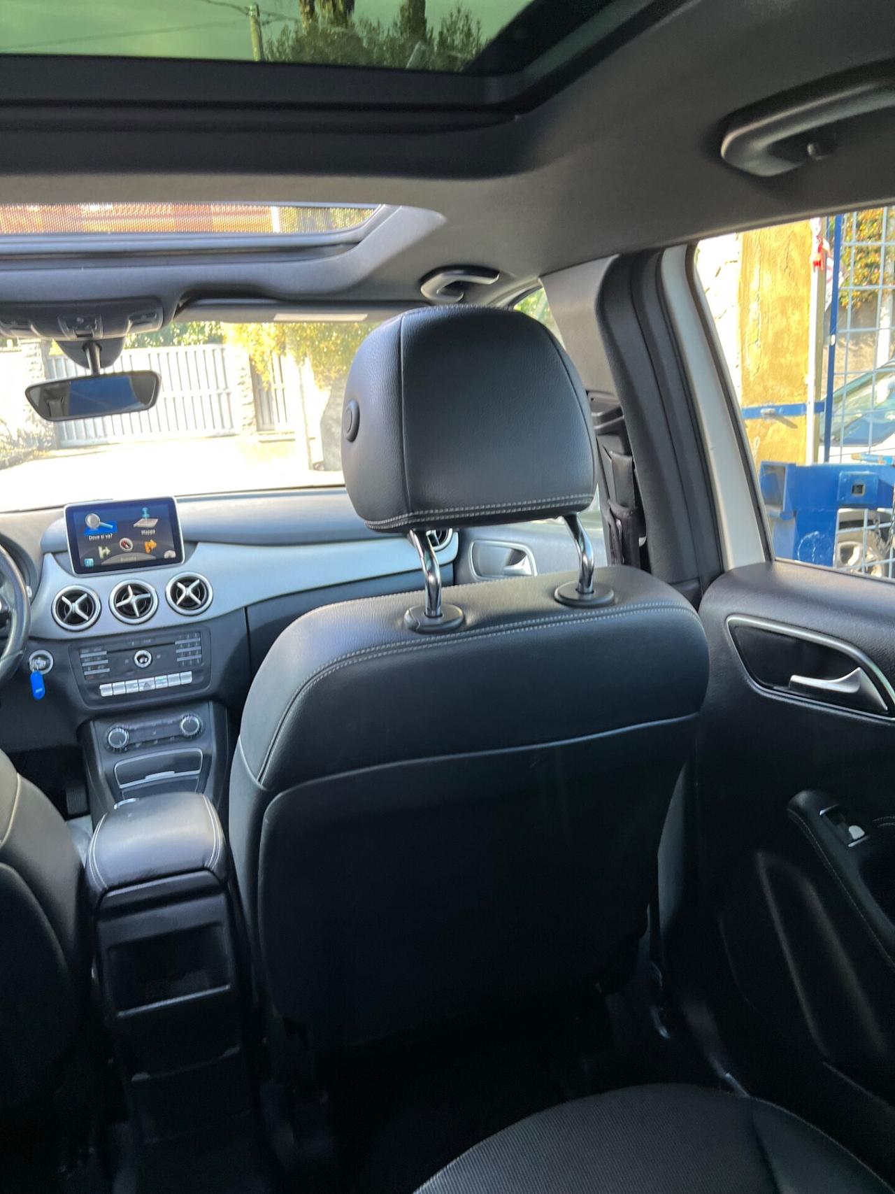 Mercedes-benz B 180 B 180 d Automatic Premium