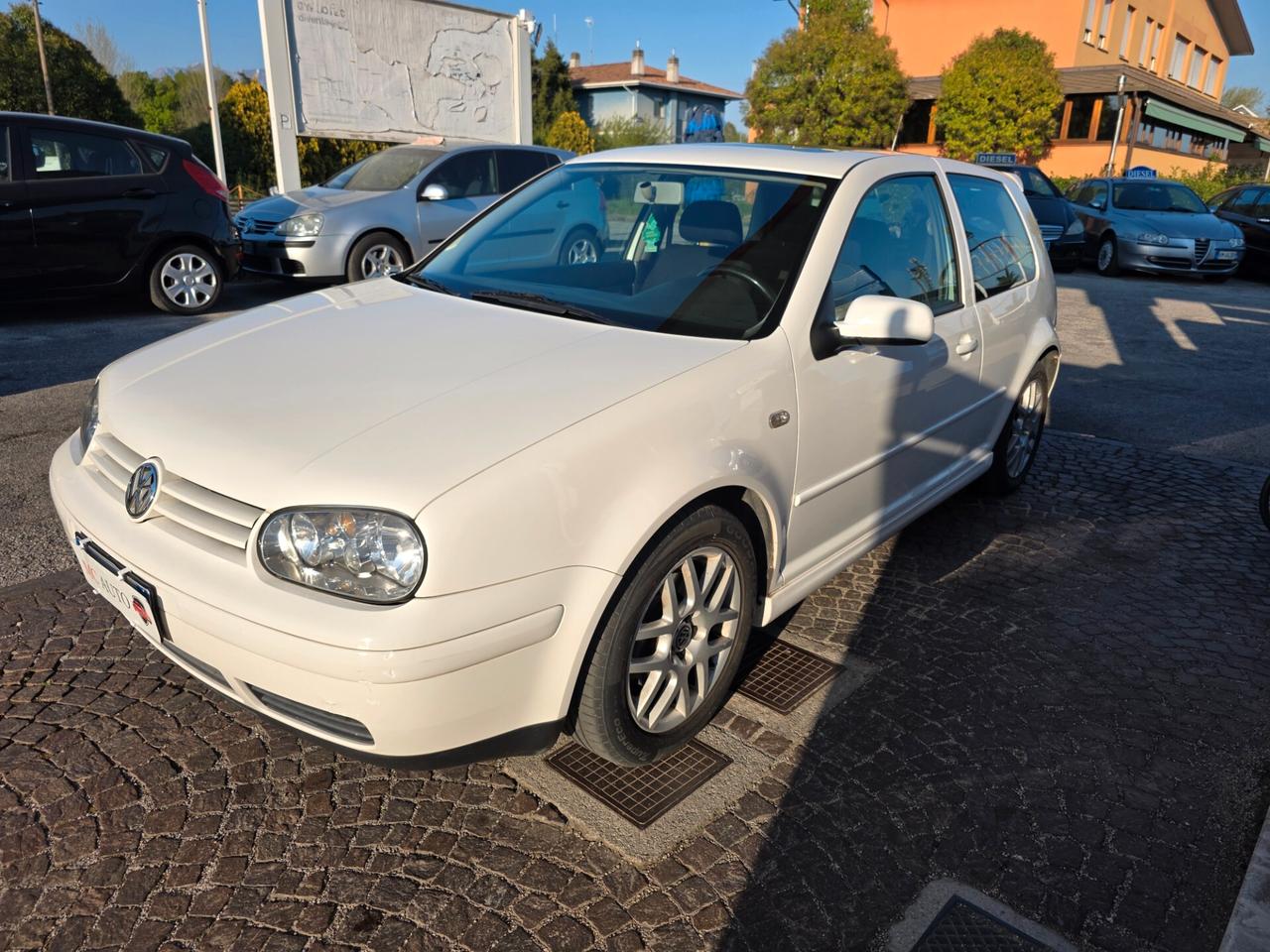 Volkswagen Golf 1.9 TDI/115 CV cat 3 porte Highline 401.000km