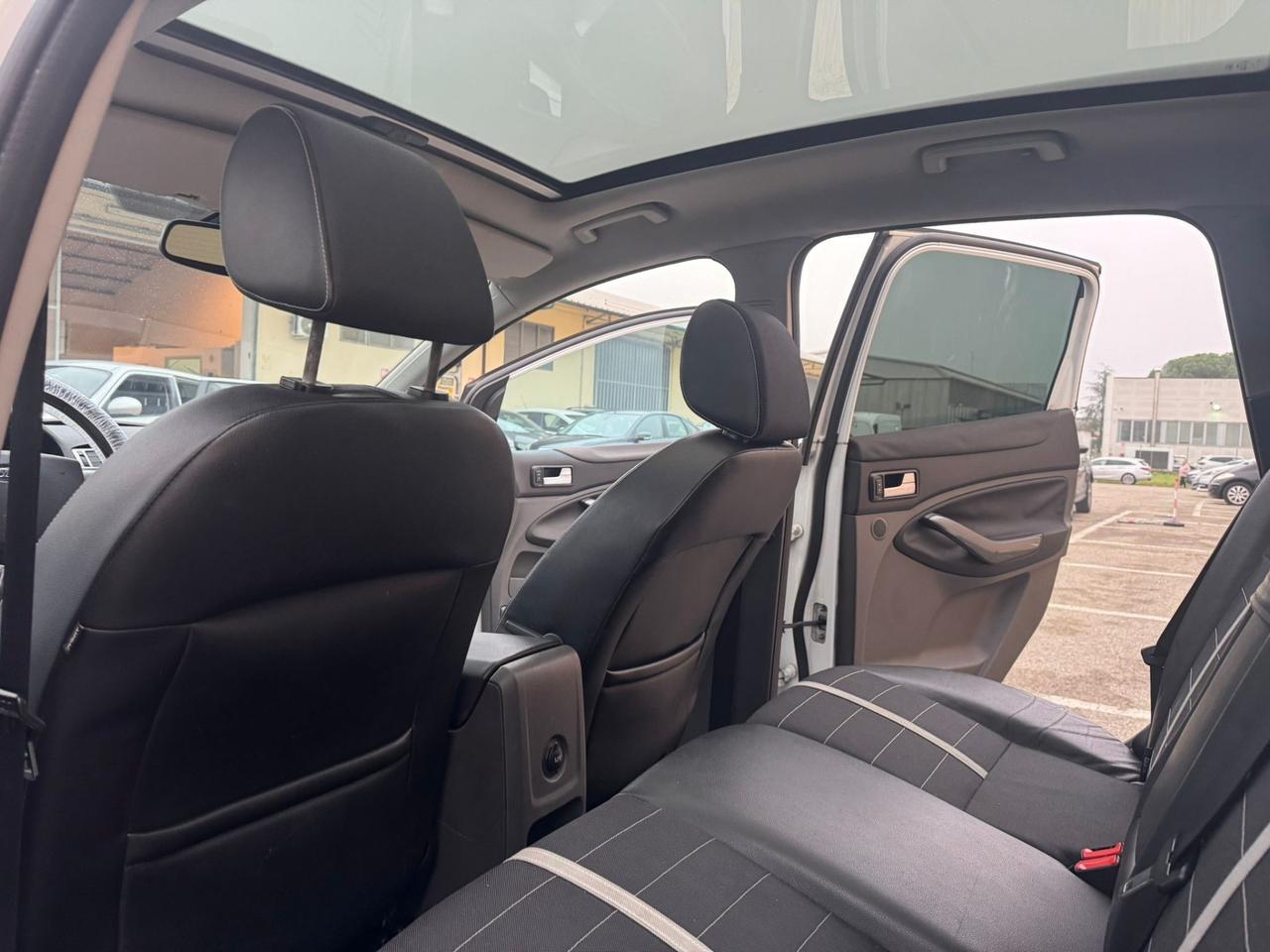 Ford Kuga 2.0 TDCI 140 CV 4WD Titanium