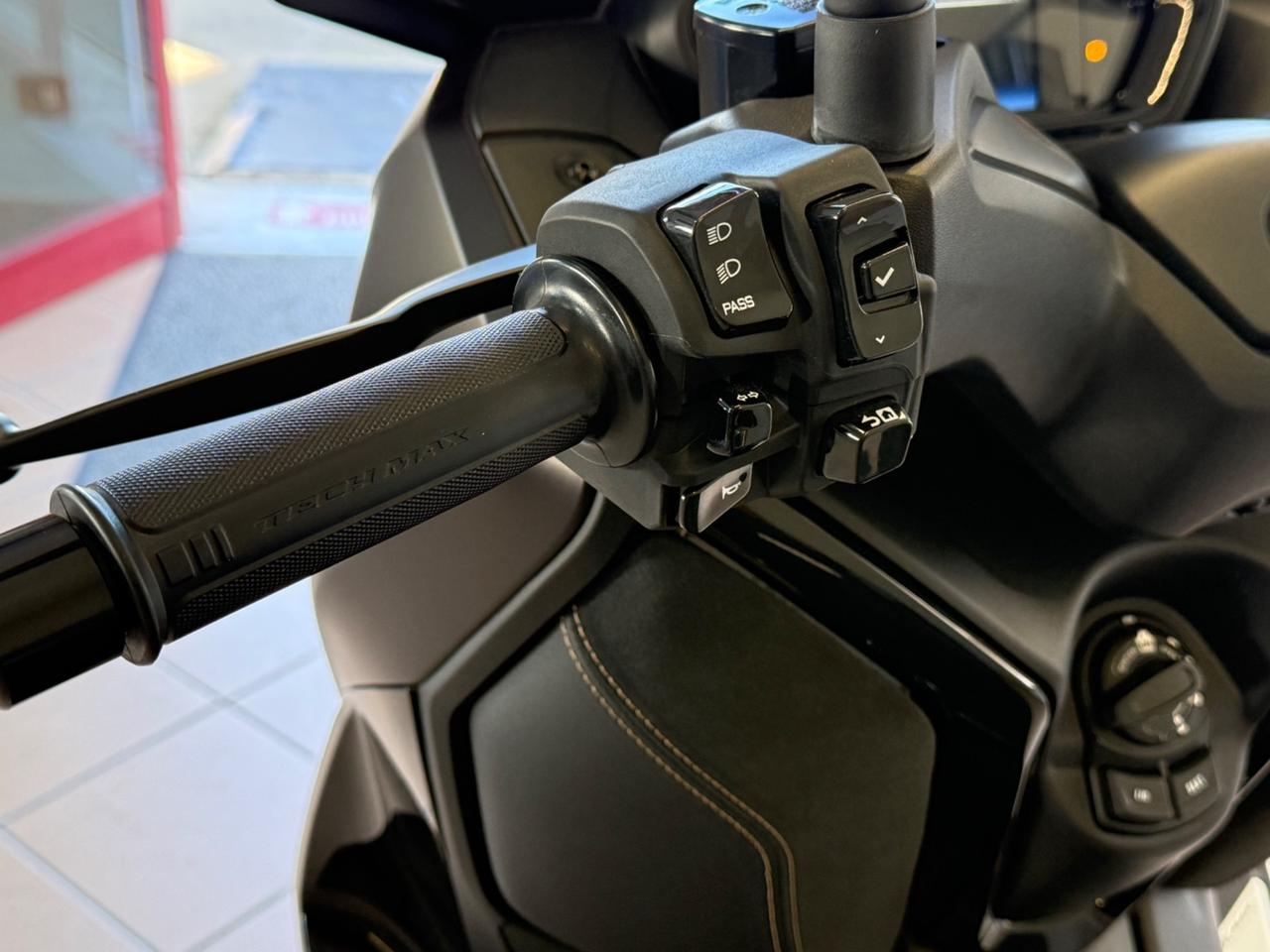Yamaha X-Max 300 TECH MAX