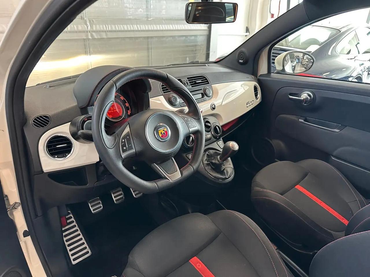 Abarth 500 1.4 Turbo 135CV • Cerchi 17’’ • Bi-Xeno • Navi