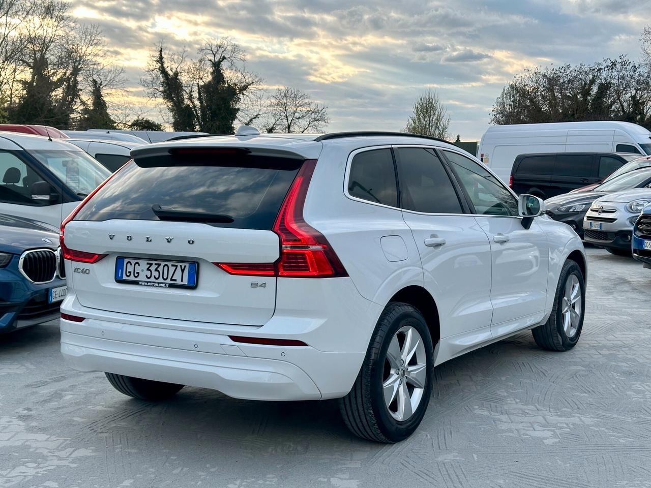 Volvo XC 60 XC60 B4 (d) AWD Geartronic Momentum
