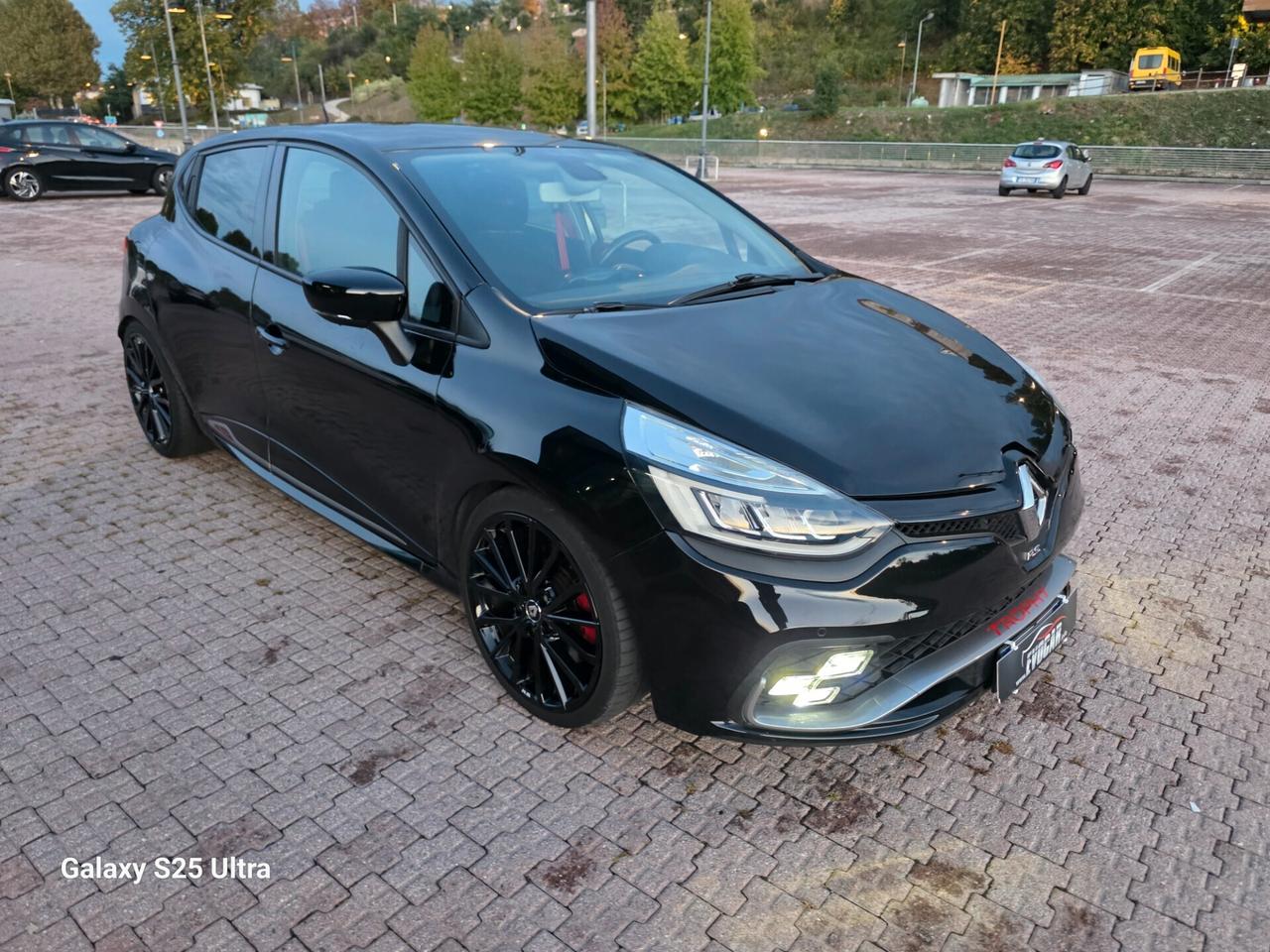 Clio rs trophy cv 220 valutiamo usato