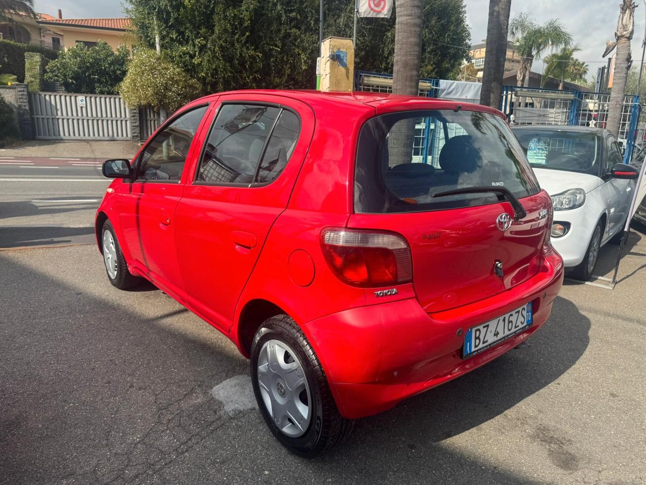 Toyota Yaris 1.3i 16V cat 5 porte Luna