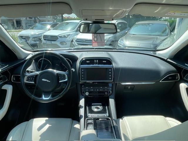 Jaguar F-Pace 3.0 D V6 300 CV AWD aut. R-Sport