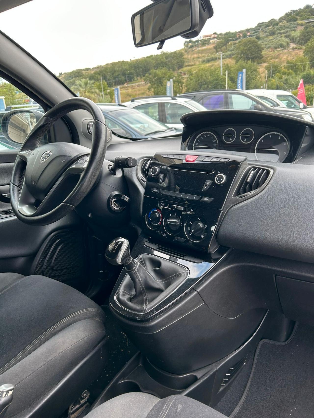 Lancia Ypsilon 1.3 MJT 16V 95 CV 5 porte