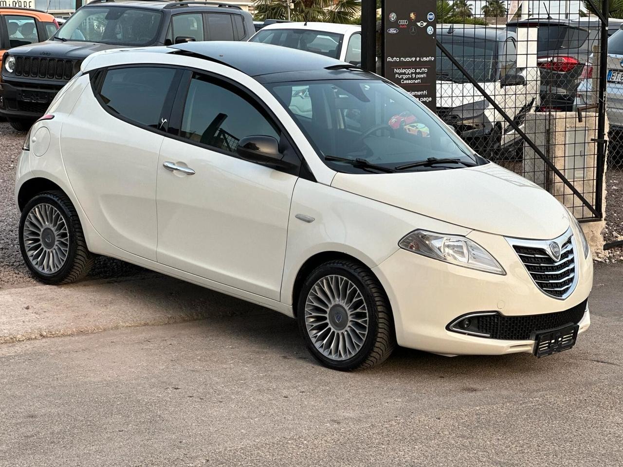 Lancia Ypsilon 1.3 MJT 75 CV Platinum