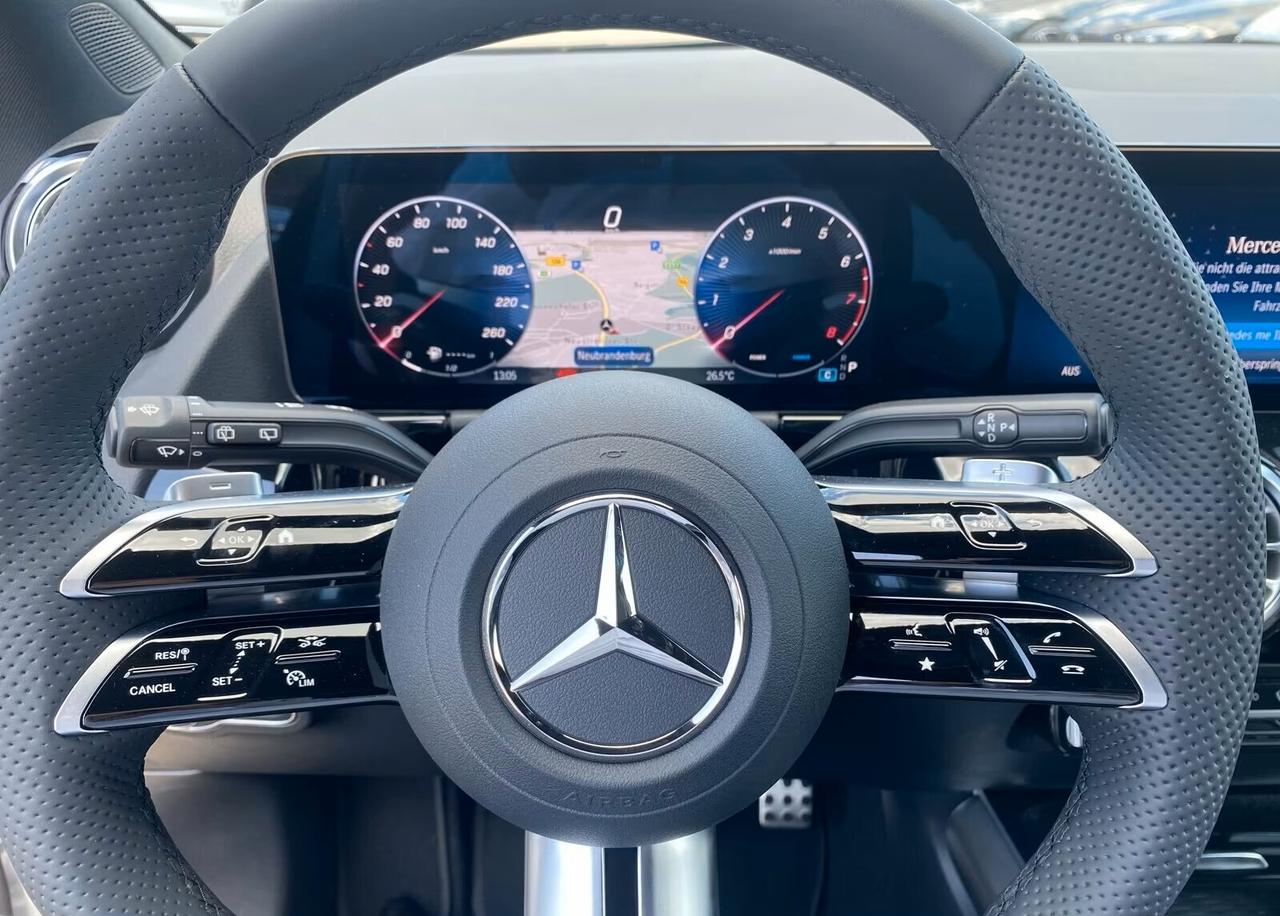 Mercedes-benz GLA 180 AMG Line PREMIUM 360 Multibeam