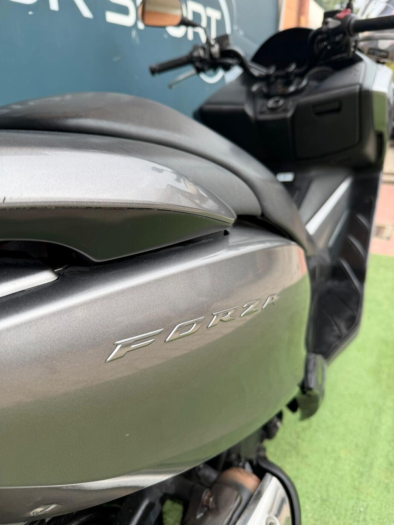 Honda Forza 300 ABS garanzia permute finanziamento