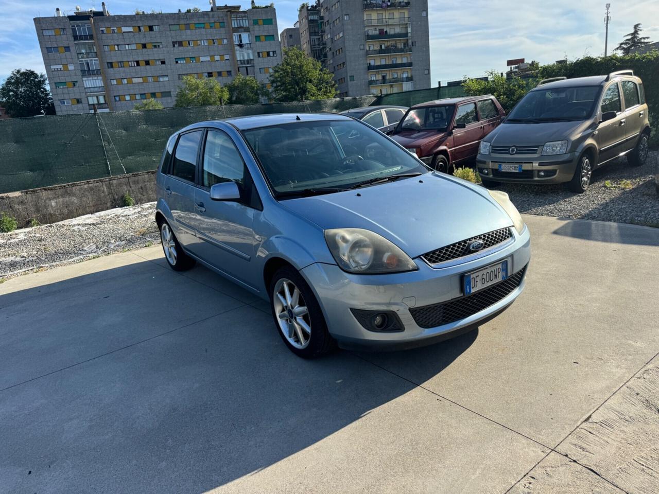 Ford Fiesta 1.2 16V 5p. Ghia